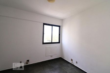 Quarto de apartamento para alugar com 2 quartos, 70m² em Recreio dos Bandeirantes, Rio de Janeiro