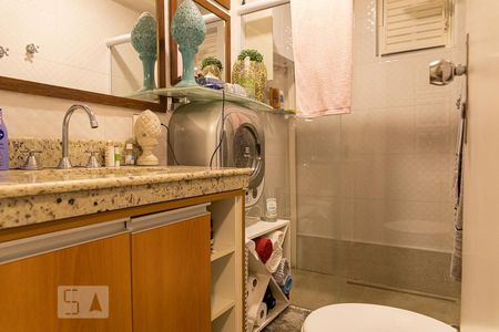 Banheiro de apartamento para alugar com 1 quarto, 45m² em Vila Buarque, São Paulo