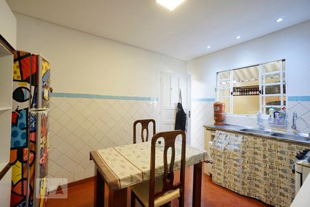 Cozinha de casa para alugar com 2 quartos, 100m² em Vila Ema, São Paulo