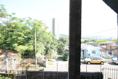 Vista Dormitório de casa para alugar com 1 quarto, 50m² em Jardim Carvalho, Porto Alegre