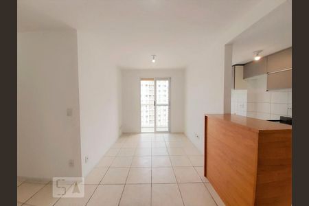 Sala de apartamento para alugar com 2 quartos, 53m² em Del Castilho, Rio de Janeiro