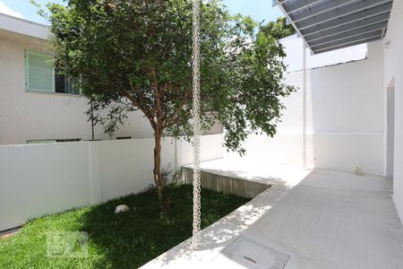 quintal de casa para alugar com 2 quartos, 174m² em Vila Tramontano, São Paulo