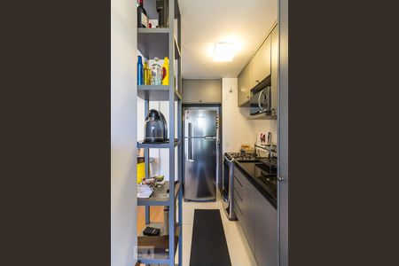 Cozinha de apartamento para alugar com 1 quarto, 40m² em Pinheiros, São Paulo