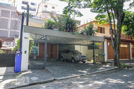 Fachada de casa à venda com 3 quartos, 350m² em Vila Romana, São Paulo