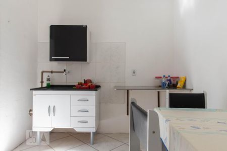 Cozinha de apartamento à venda com 1 quarto, 45m² em Humaitá, Porto Alegre