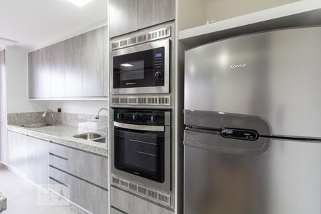 Cozinha de apartamento para alugar com 2 quartos, 58m² em Prado Velho, Curitiba