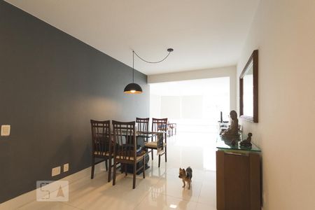 Sala de apartamento para alugar com 3 quartos, 110m² em Barra da Tijuca, Rio de Janeiro