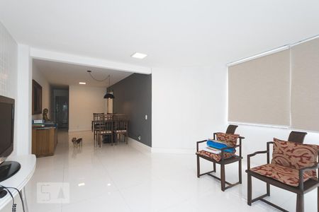 Sala de apartamento para alugar com 3 quartos, 110m² em Barra da Tijuca, Rio de Janeiro