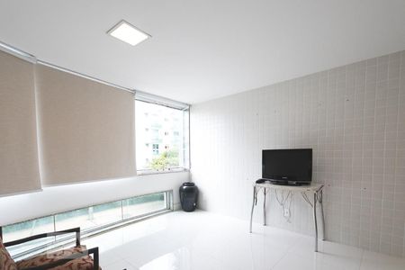 Sala de apartamento para alugar com 3 quartos, 110m² em Barra da Tijuca, Rio de Janeiro