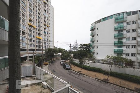 Vista de apartamento para alugar com 3 quartos, 110m² em Barra da Tijuca, Rio de Janeiro