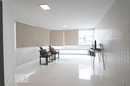 Sala de apartamento para alugar com 3 quartos, 110m² em Barra da Tijuca, Rio de Janeiro