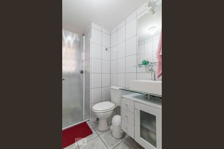 Banheiro de apartamento à venda com 2 quartos, 50m² em Parque das Nações, Santo André