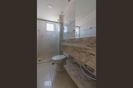 Banheiro de apartamento para alugar com 2 quartos, 59m² em Vila Valparaíso, Santo André