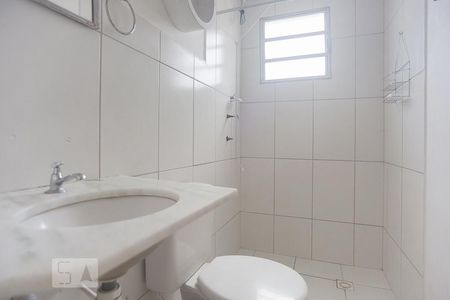 Banheiro de apartamento à venda com 2 quartos, 43m² em Loteamento Parque São Martinho, Campinas