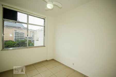 Quarto 1 de apartamento à venda com 3 quartos, 130m² em Copacabana, Rio de Janeiro