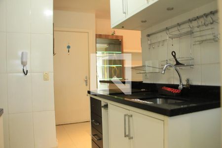 Cozinha de apartamento à venda com 2 quartos, 70m² em Vila Jardim, Porto Alegre