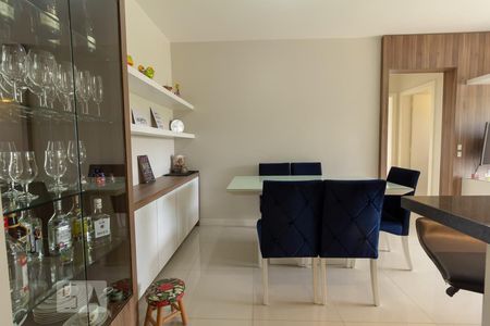 Sala de jantar de apartamento para alugar com 2 quartos, 70m² em Vila Jardim, Porto Alegre