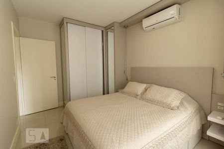 Quarto 1 de apartamento para alugar com 2 quartos, 70m² em Vila Jardim, Porto Alegre