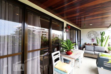 Varanda de apartamento à venda com 3 quartos, 163m² em Barra da Tijuca, Rio de Janeiro