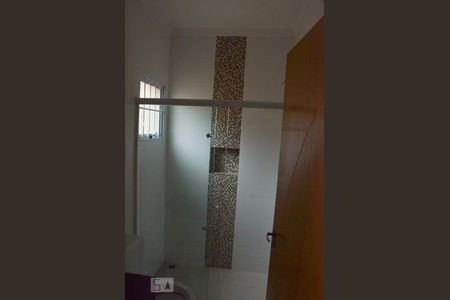 Banheiro suite 2  de casa para alugar com 2 quartos, 70m² em Piqueri, São Paulo