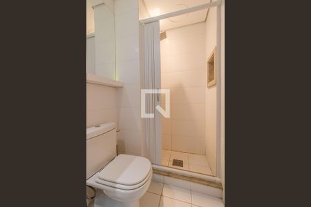 Banheiro de kitnet/studio à venda com 1 quarto, 40m² em Centro Histórico, Porto Alegre