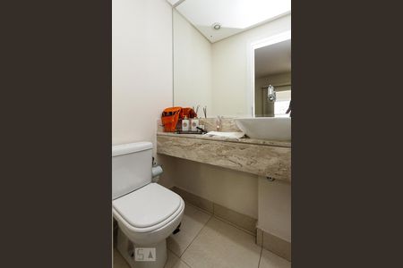 Lavabo de apartamento para alugar com 3 quartos, 130m² em Jardim Avelino, São Paulo