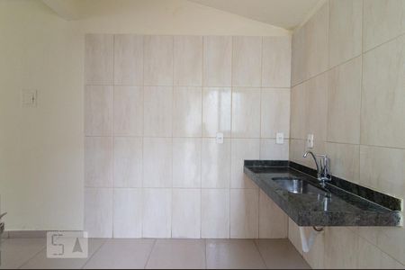 Cozinha de casa de condomínio para alugar com 2 quartos, 40m² em São Francisco, Belo Horizonte