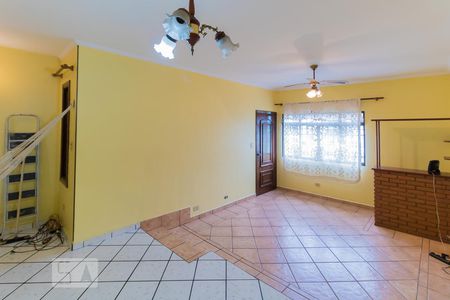 Sala de casa para alugar com 3 quartos, 150m² em Parque Santa Madalena, São Paulo