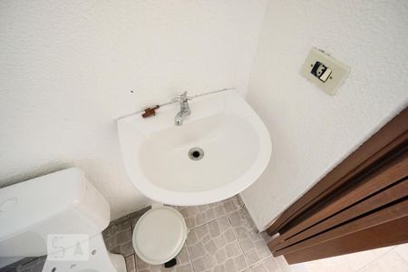 Detalhe lavabo terraço de casa para alugar com 3 quartos, 140m² em Vila Olinda, São Paulo