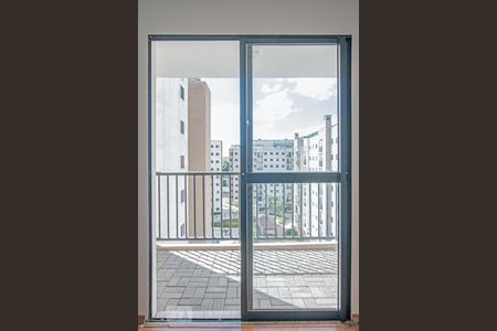 Porta Balcão da Sala de apartamento para alugar com 3 quartos, 67m² em Jardim Umuarama, São Paulo