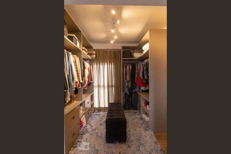 Apartamento à venda com 150m², 2 quartos e 3 vagas Apartamento à venda com 150m², 2 quartos e 3 vagasQuarto 2 - clouset