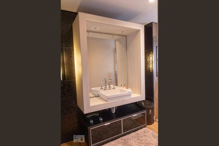 Apartamento à venda com 150m², 2 quartos e 3 vagas Apartamento à venda com 150m², 2 quartos e 3 vagasQuarto 2 - suite