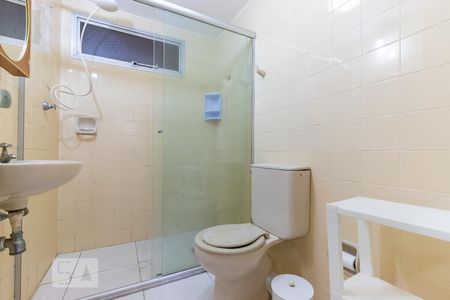 Banheiro de kitnet/studio para alugar com 1 quarto, 70m² em Centro, Campinas