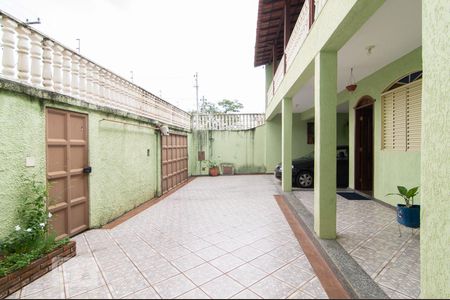 Área Externa - entrada de casa à venda com 4 quartos, 344m² em Paquetá, Belo Horizonte