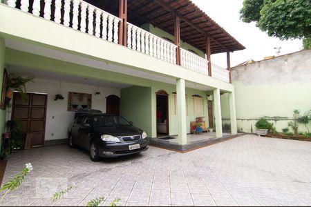 Área Externa - entrada de casa à venda com 4 quartos, 344m² em Paquetá, Belo Horizonte