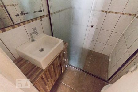 Banheiro  de apartamento à venda com 3 quartos, 60m² em Vila Bela, São Paulo