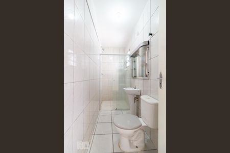 Banheiro de casa para alugar com 1 quarto, 40m² em Vila Inglesa, São Paulo