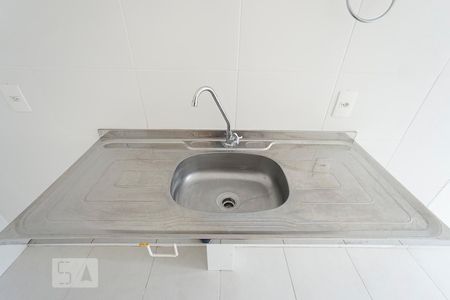 Detalhe cozinha de apartamento para alugar com 1 quarto, 40m² em Vila Alpina, São Paulo