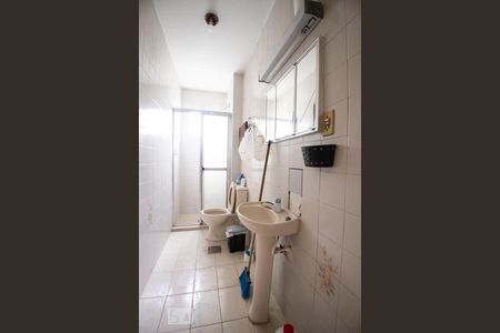 banheiro de apartamento à venda com 3 quartos, 75m² em Conjunto Residencial Souza Queiroz, Campinas