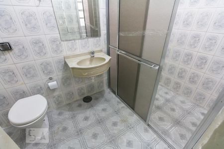 Banheiro de casa para alugar com 2 quartos, 120m² em Lapa, São Paulo