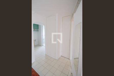 Hall dos Quartos  de apartamento para alugar com 1 quarto, 45m² em Real Parque, São Paulo