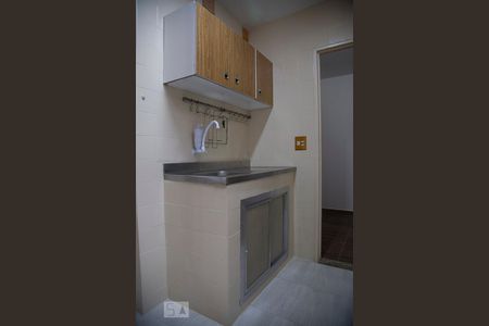 cozinha de apartamento para alugar com 1 quarto, 50m² em Cocotá, Rio de Janeiro