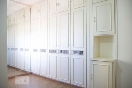 Corredor de apartamento para alugar com 1 quarto, 56m² em Centro, Campinas