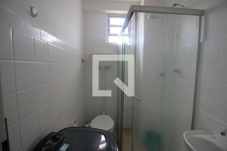 Banheiro da Suíte de apartamento para alugar com 1 quarto, 36m² em Rio Branco, Porto Alegre