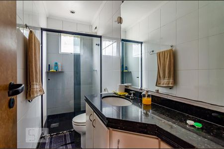 Banheiro de apartamento para alugar com 3 quartos, 170m² em Fernão Dias, Belo Horizonte