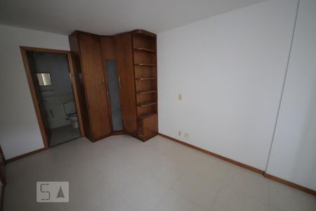 Suíte de apartamento para alugar com 2 quartos, 75m² em Charitassa, Niterói