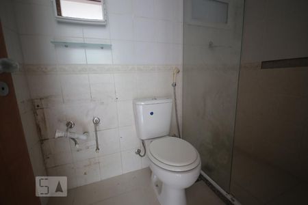 Banheiro da suíte de apartamento para alugar com 2 quartos, 75m² em Charitassa, Niterói