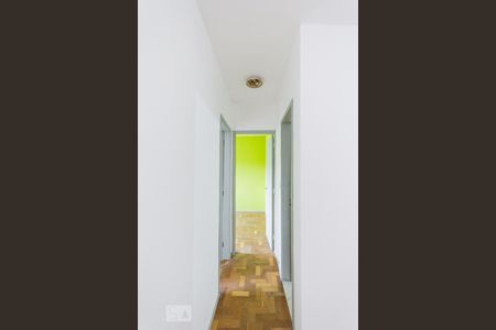 Corredor de apartamento para alugar com 2 quartos, 70m² em Tanque, Rio de Janeiro