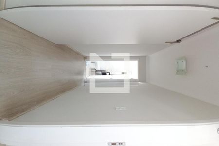 Corredor  de apartamento para alugar com 3 quartos, 60m² em Jardim do Trevo, Campinas