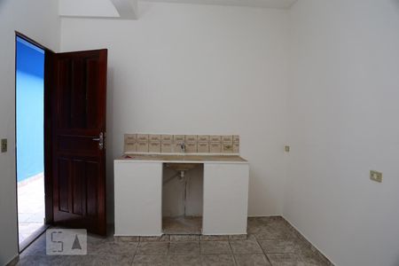 Cozinha de casa para alugar com 1 quarto, 28m² em Parque Pinheiros, Taboão da Serra